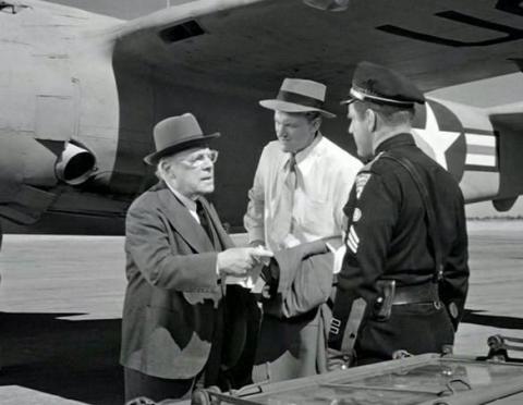 DES MONSTRES ATTAQUENT LA VILLE | THEM ! | 1954