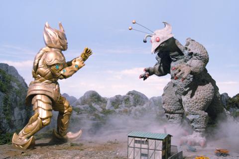 MONSTER X STRIKES BACK - ATTACK THE G8 SUMMIT | GIRARA NO GYAKUSHū: TōYAKO SAMITTO KIKI IPPATSU | 2008