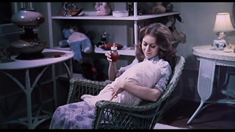 BéBé VAMPIRE | GRAVE OF THE VAMPIRE | 1972