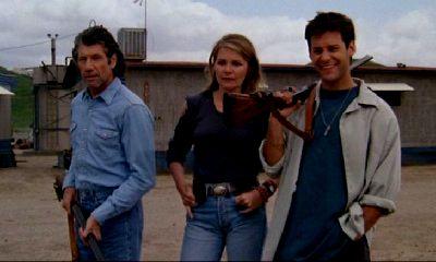 TREMORS 2 : LES DENTS DE LA TERRE | TREMORS 2 : AFTERSHOCKS | 1996