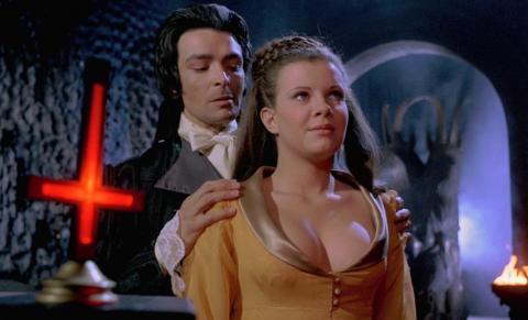 SEVICES DE DRACULA - LES | TWINS OF EVIL | 1971