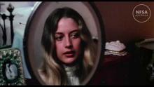 Embedded thumbnail for PIQUE-NIQUE A HANGING ROCK | PICNIC AT HANGING ROCK | 1975